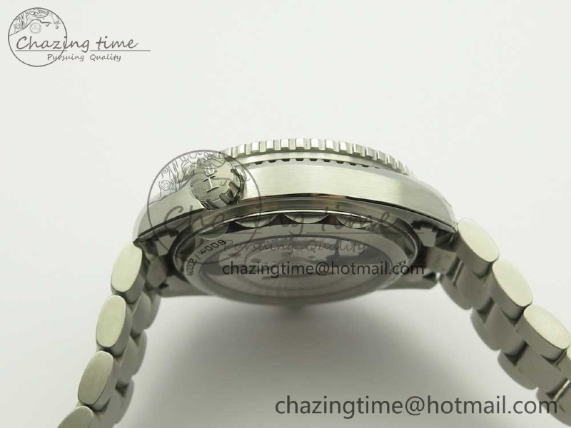 Planet-Ocean-43.5mm-SS-VSF-1-1-Best-Edition-Blue-Ceramic-Bezel-and-Dial-on-SS-Bracelet-A8900-Super-Clone-2.jpg